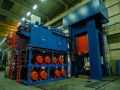 Servo straightener and feeder